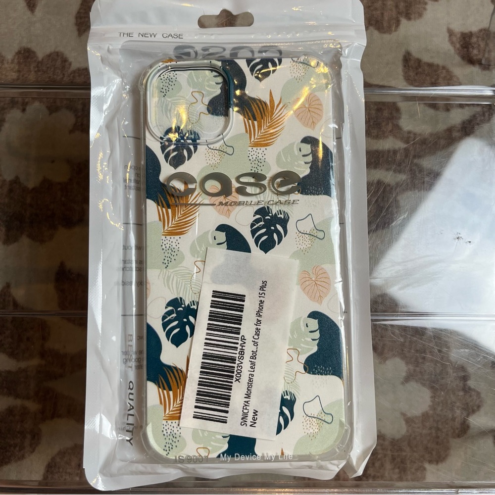 Stylish Leaf Pattern Phone Case for iPhone 15 Plus